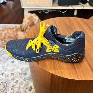 Michigan mens Nike Tr8 shoes worn once